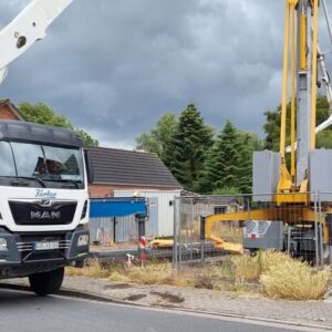 Straßenansicht Baustelle der Ferienwohnung NorderHerz in Norden im Juli 2023